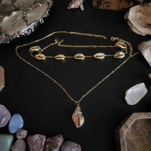 Load image into Gallery viewer, Delphine Seashell Necklace Set
