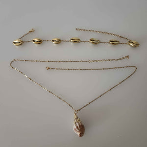 Delphine Seashell Necklace Set