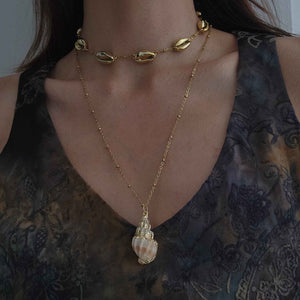 Delphine Seashell Necklace Set